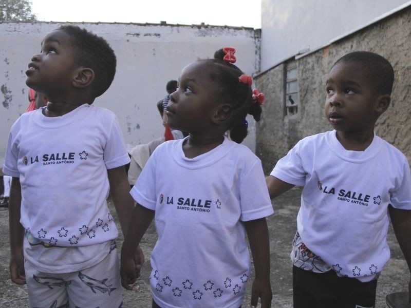 Doação de Roupas para Famílias de Imigrantes em Porto Alegre