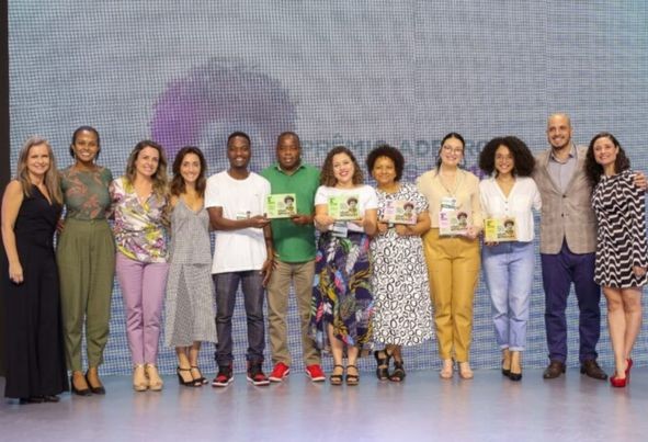 Associação dos Angolanos Ganha Prêmio em 1° lugar de ADPERGS Direitos Humanos